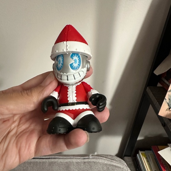 Santa kidrobot - Picture 1 of 7